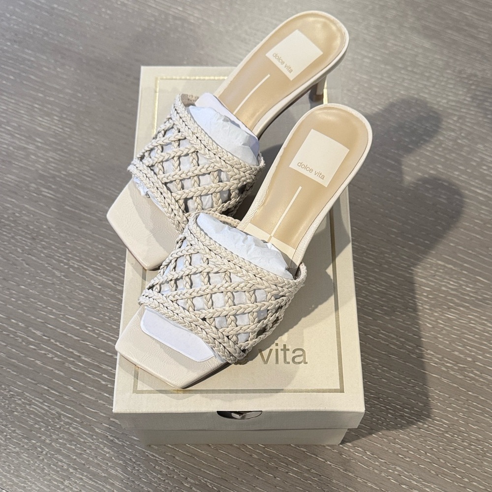 Dolce Vita Bowen Sandal - Size 6